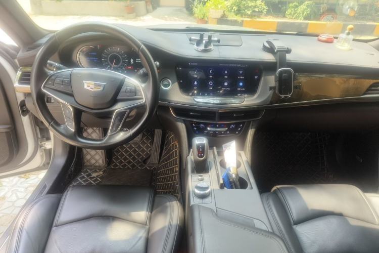 Used Cadillac CT6 2019 28T Luxury Model Center Console