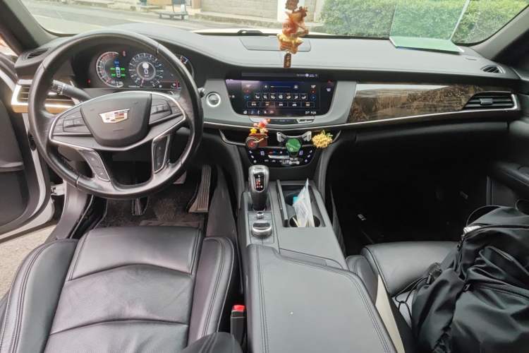 Used Cadillac CT6 2019 28T Luxury Model Center Console