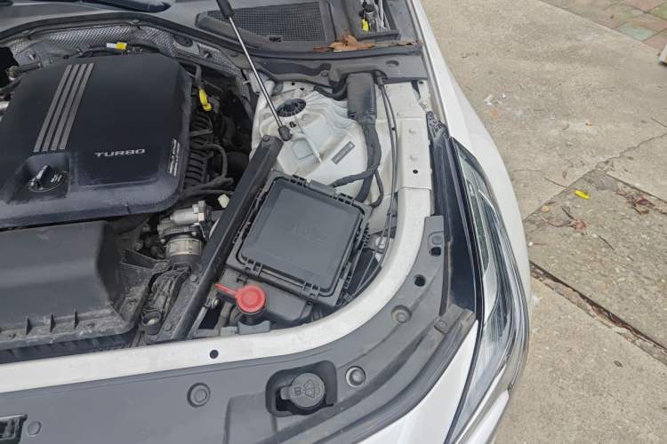 Used Cadillac CT6 2019 28T Fashion Edition Engine Bay Left