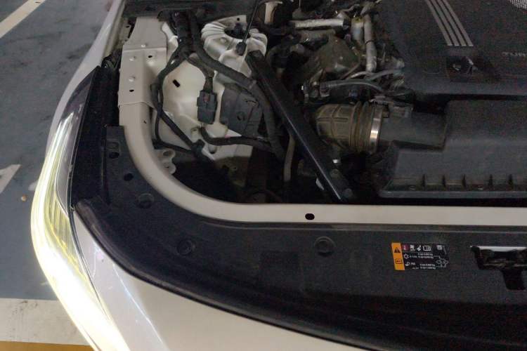Used Cadillac CT6 2019 28T Fashion Edition Engine Bay Right