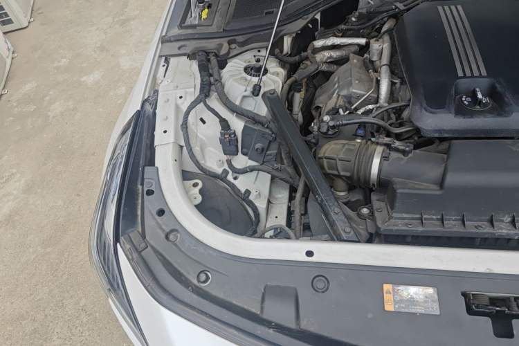 Used Cadillac CT6 2019 28T Fashion Edition Engine Bay Right