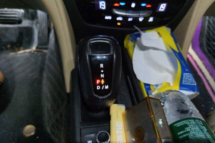 Used Cadillac CT6 2019 28T Fashion Edition Gear Lever