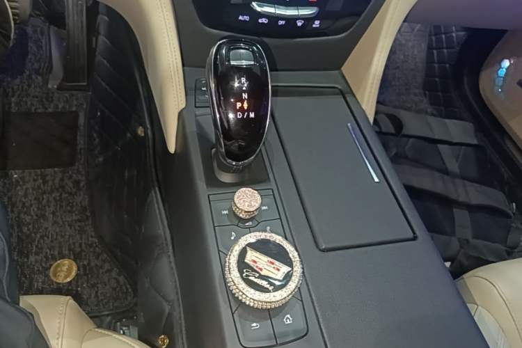 Used Cadillac CT6 2019 28T Fashion Edition Gear Lever