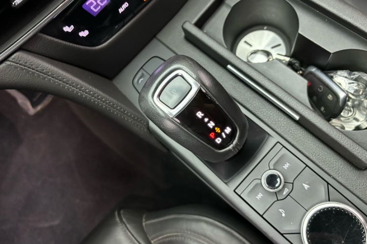 Used Cadillac CT6 2019 28T Elite Edition Gear Lever