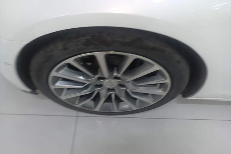 Used Cadillac CT6 2019 28T Leading Sport Model Left Front Wheel Hub
