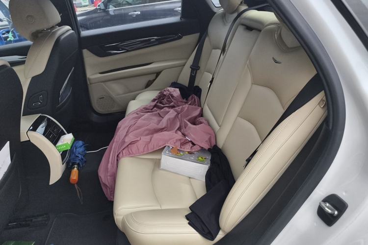 Used Cadillac CT6 2019 28T Fashion Edition Left Rear Seat
