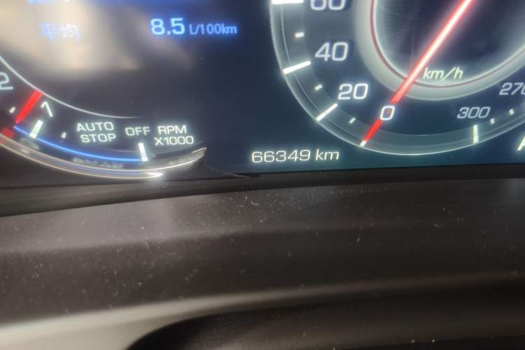 Used Cadillac CT6 2019 28T Luxury Model Odometer Close Up