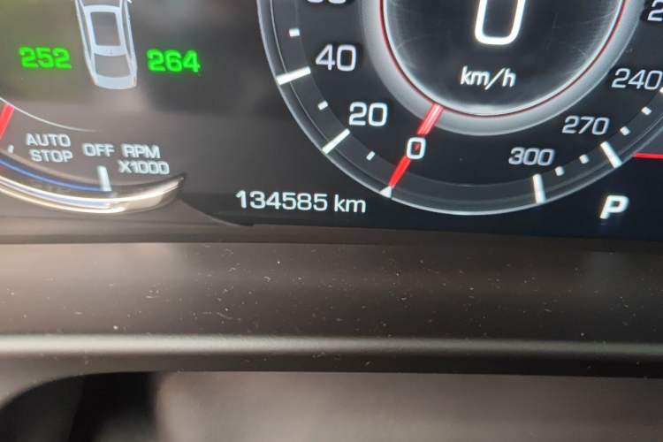 Used Cadillac CT6 2019 28T Luxury Model Odometer Close Up