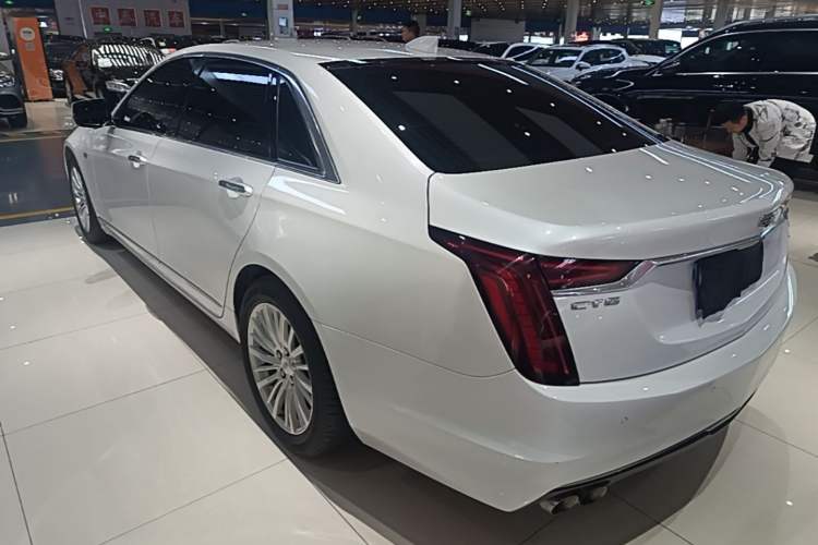 Used Cadillac CT6 2019 28T Fashion Edition Rear Left 45 Deg