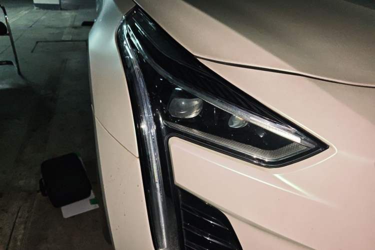 Used Cadillac CT6 2019 28T Fashion Edition Right Front Headlight