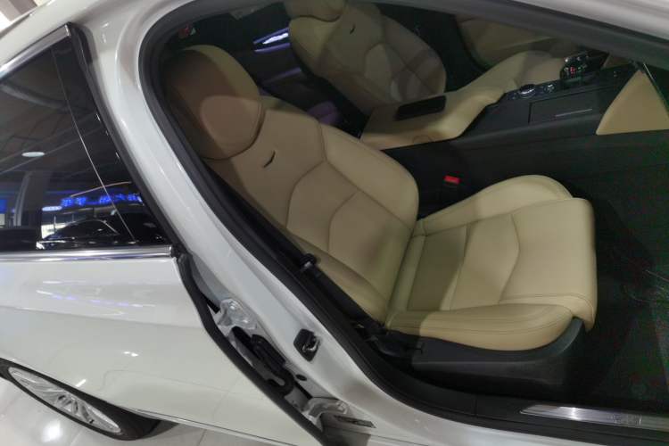 Used Cadillac CT6 2019 28T Fashion Edition Right Front Seat
