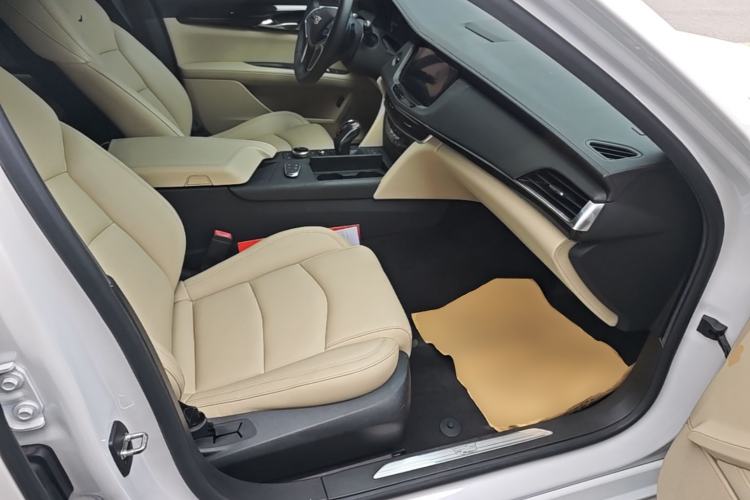 Used Cadillac CT6 2019 28T Fashion Edition Right Front Seat