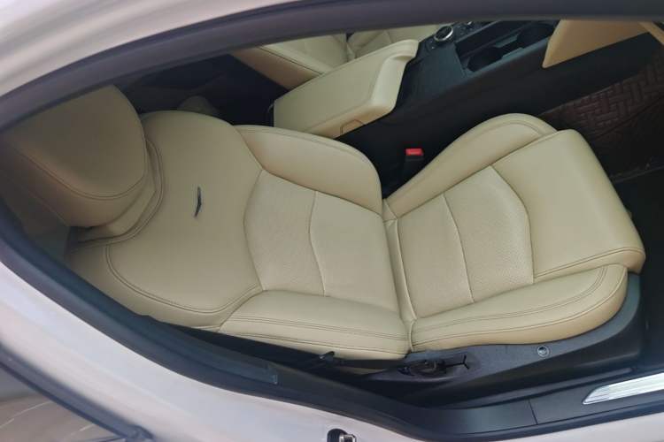 Used Cadillac CT6 2019 28T Fashion Edition Right Front Seat