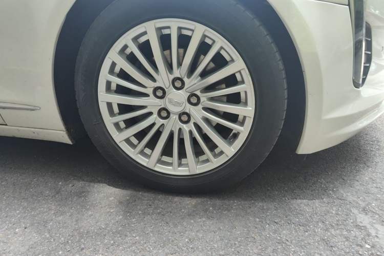 Used Cadillac CT6 2019 28T Elite Edition Right Front Wheel Hub
