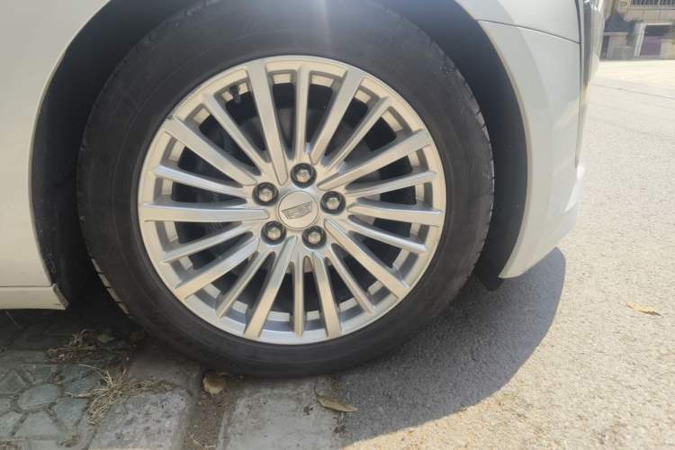 Used Cadillac CT6 2019 28T Luxury Model Right Front Wheel Hub