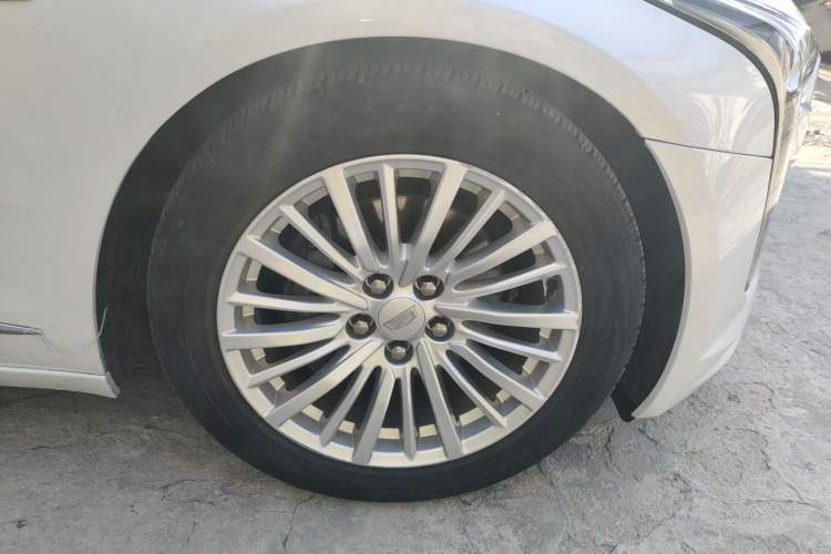 Used Cadillac CT6 2019 28T Elite Edition Right Front Wheel Hub