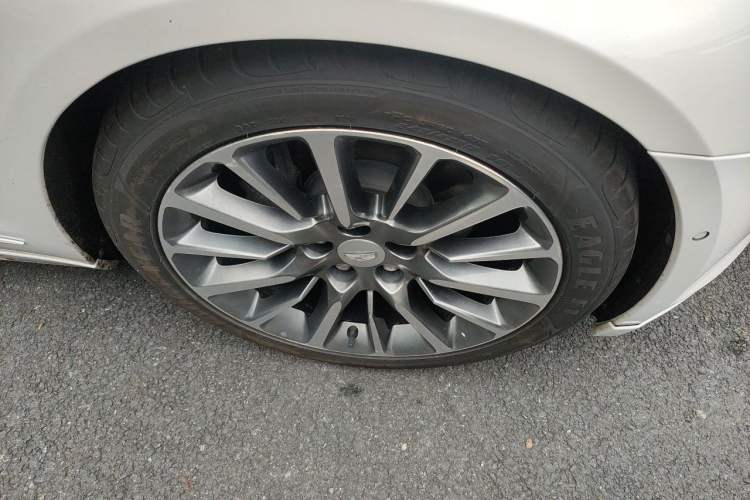 Used Cadillac CT6 2019 28T Leading Sport Model Right Front Wheel Hub