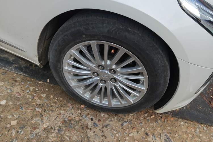 Used Cadillac CT6 2019 28T Elite Edition Right Front Wheel Hub