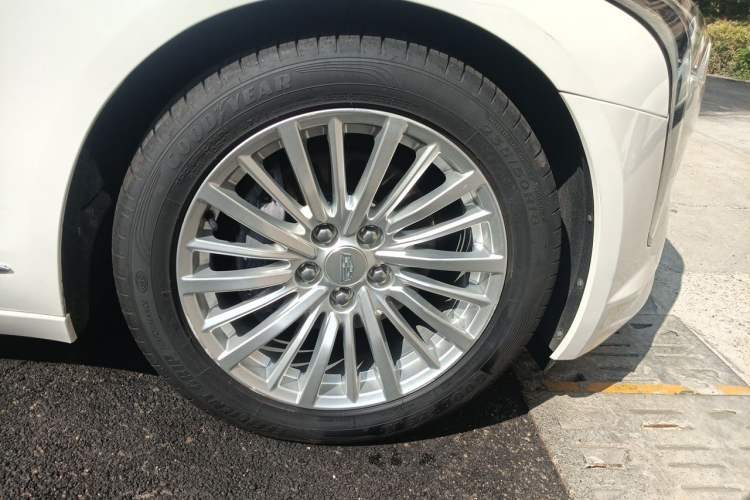 Used Cadillac CT6 2019 28T Luxury Model Right Front Wheel Hub