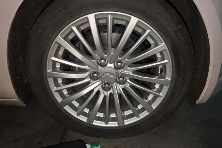 Used Cadillac CT6 2019 28T Fashion Edition Right Front Wheel Hub