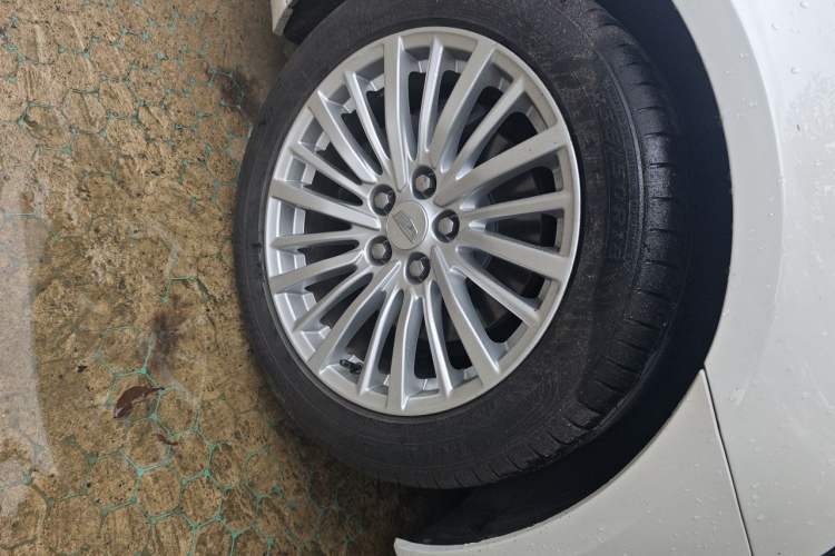 Used Cadillac CT6 2019 28T Luxury Model Right Front Wheel Hub