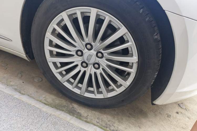 Used Cadillac CT6 2019 28T Luxury Model Right Front Wheel Hub