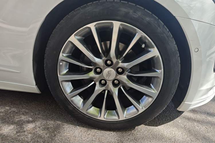 Used Cadillac CT6 2019 28T Leading Sport Model Right Front Wheel Hub
