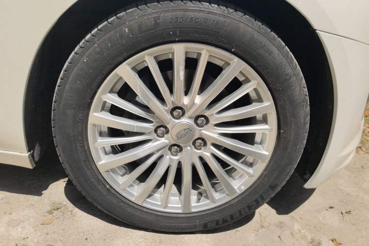 Used Cadillac CT6 2019 28T Fashion Edition Right Front Wheel Hub