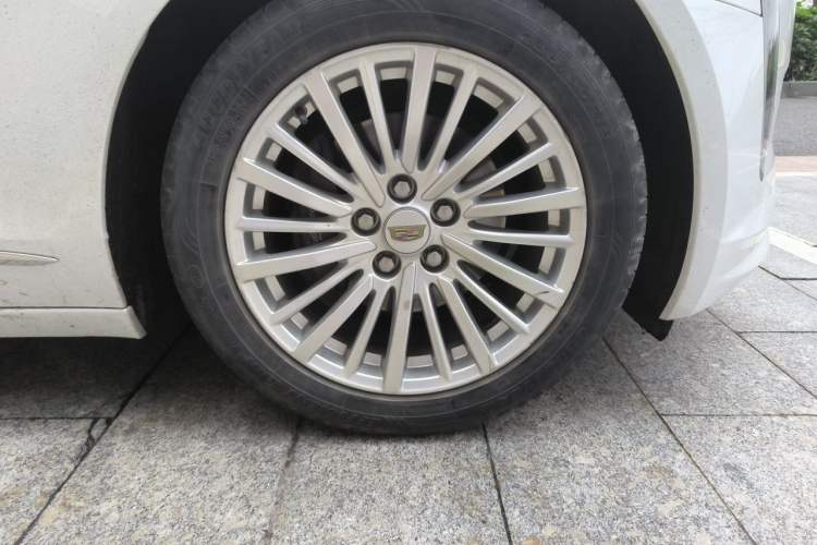 Used Cadillac CT6 2019 28T Fashion Edition Right Front Wheel Hub