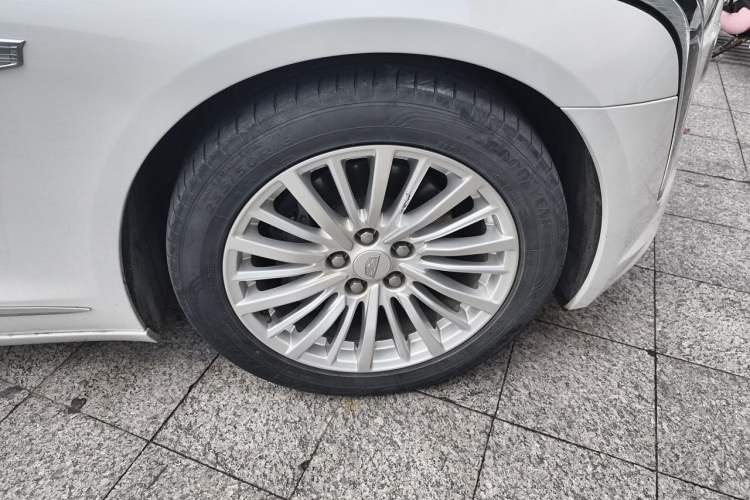 Used Cadillac CT6 2019 28T Fashion Edition Right Front Wheel Hub