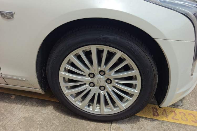 Used Cadillac CT6 2019 28T Elite Edition Right Front Wheel Hub