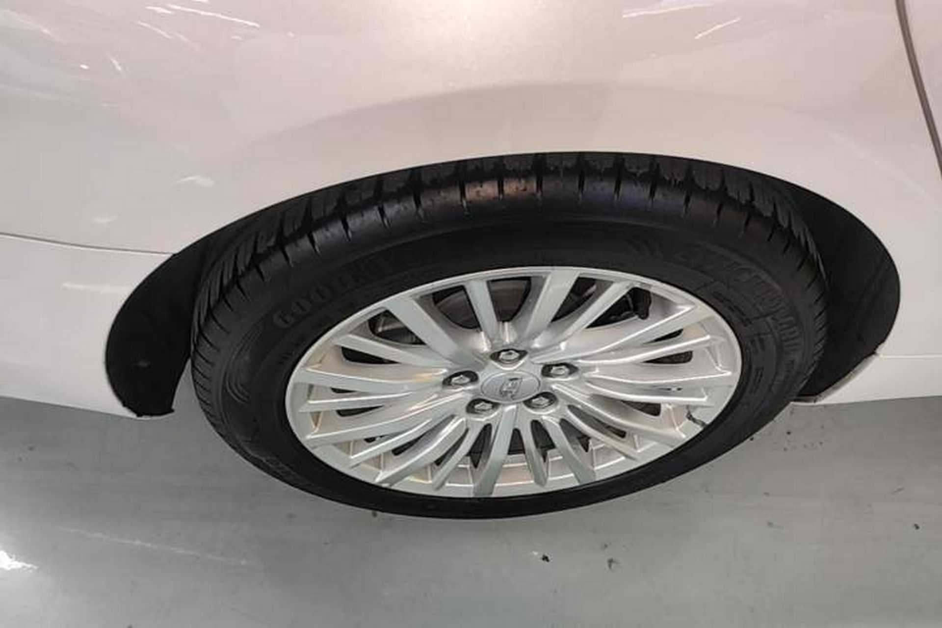 Used Cadillac CT6 2019 28T Fashion Edition Right Rear Wheel Hub