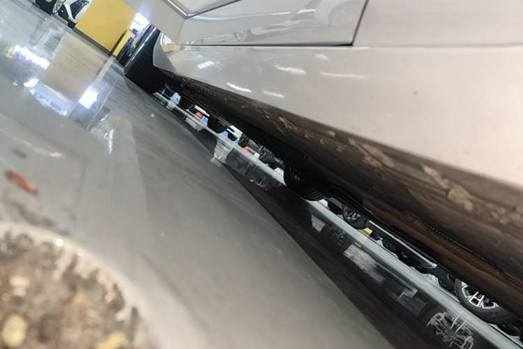 Used Cadillac CT6 2019 28T Fashion Edition Right Side Sill