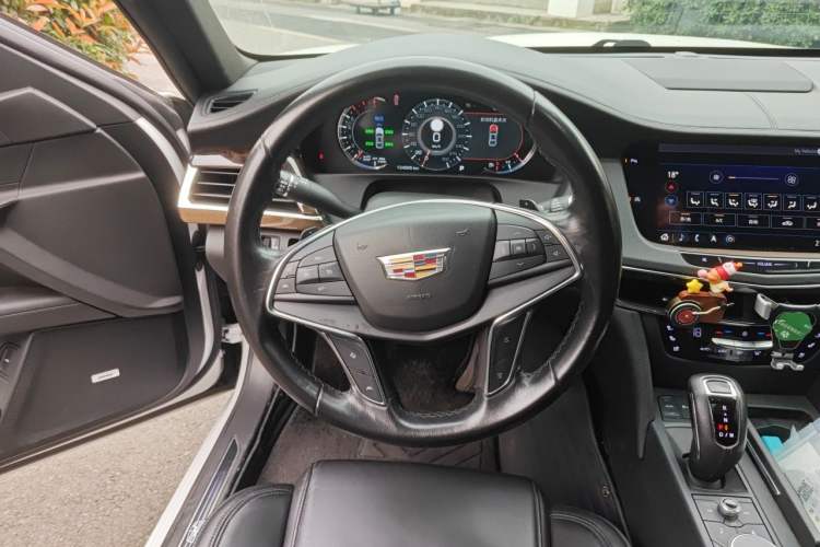 Used Cadillac CT6 2019 28T Luxury Model Steering Wheel