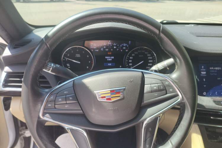 Used Cadillac CT6 2019 28T Fashion Edition Steering Wheel