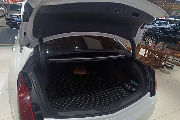 Used Cadillac CT6 2019 28T Fashion Edition Trunk