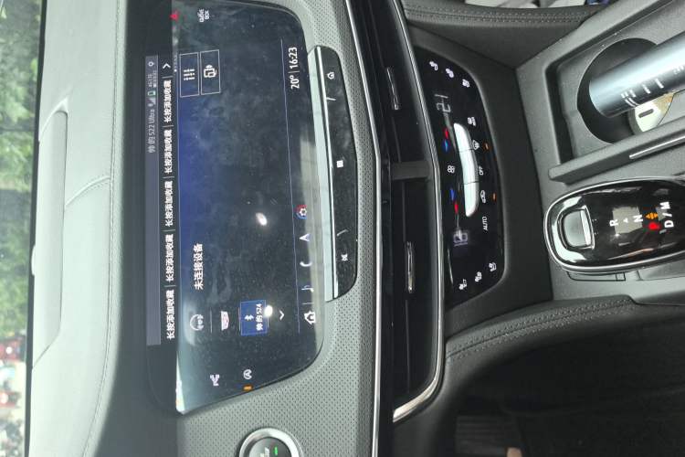 Used Cadillac CT6 2020 Updated 28T Leading Sporty Version Audio And AC Panel