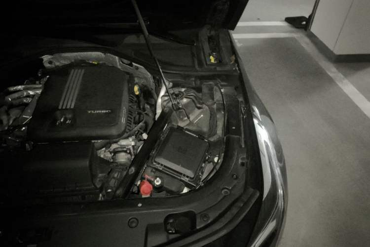 Used Cadillac CT6 2020 28T Elite Edition Engine Bay Left