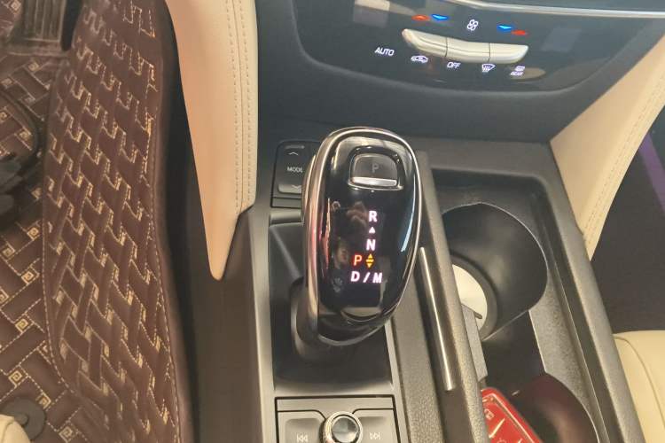 Used Cadillac CT6 2020 28T Fashion Edition Gear Lever
