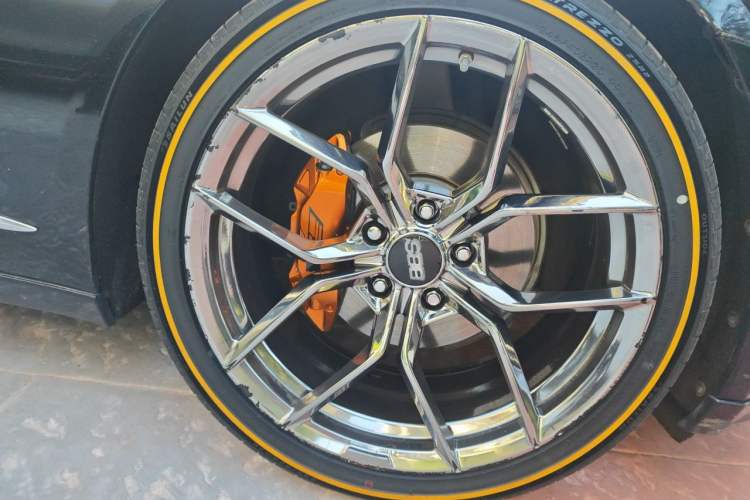 Used Cadillac CT6 2020 28T Luxury Version Right Front Wheel Hub
