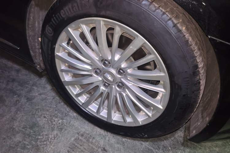 Used Cadillac CT6 2020 28T Elite Edition Right Front Wheel Hub