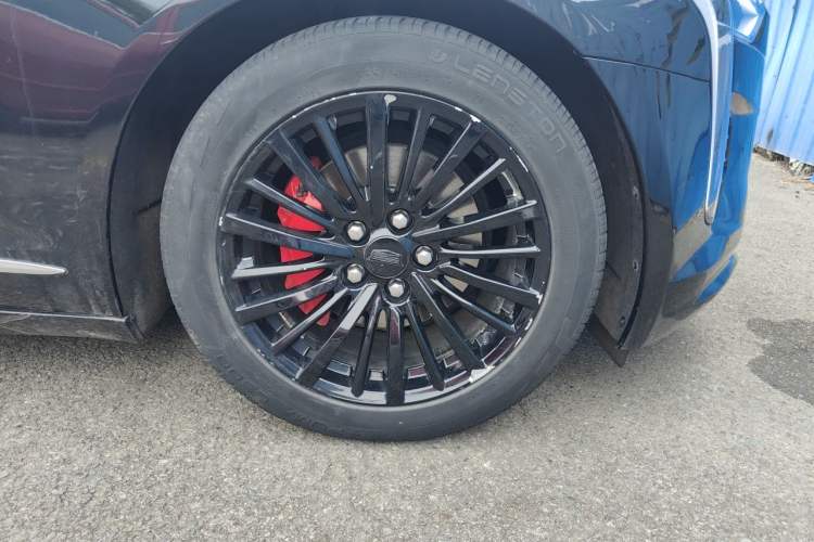 Used Cadillac CT6 2020 28T Luxury Version Right Front Wheel Hub