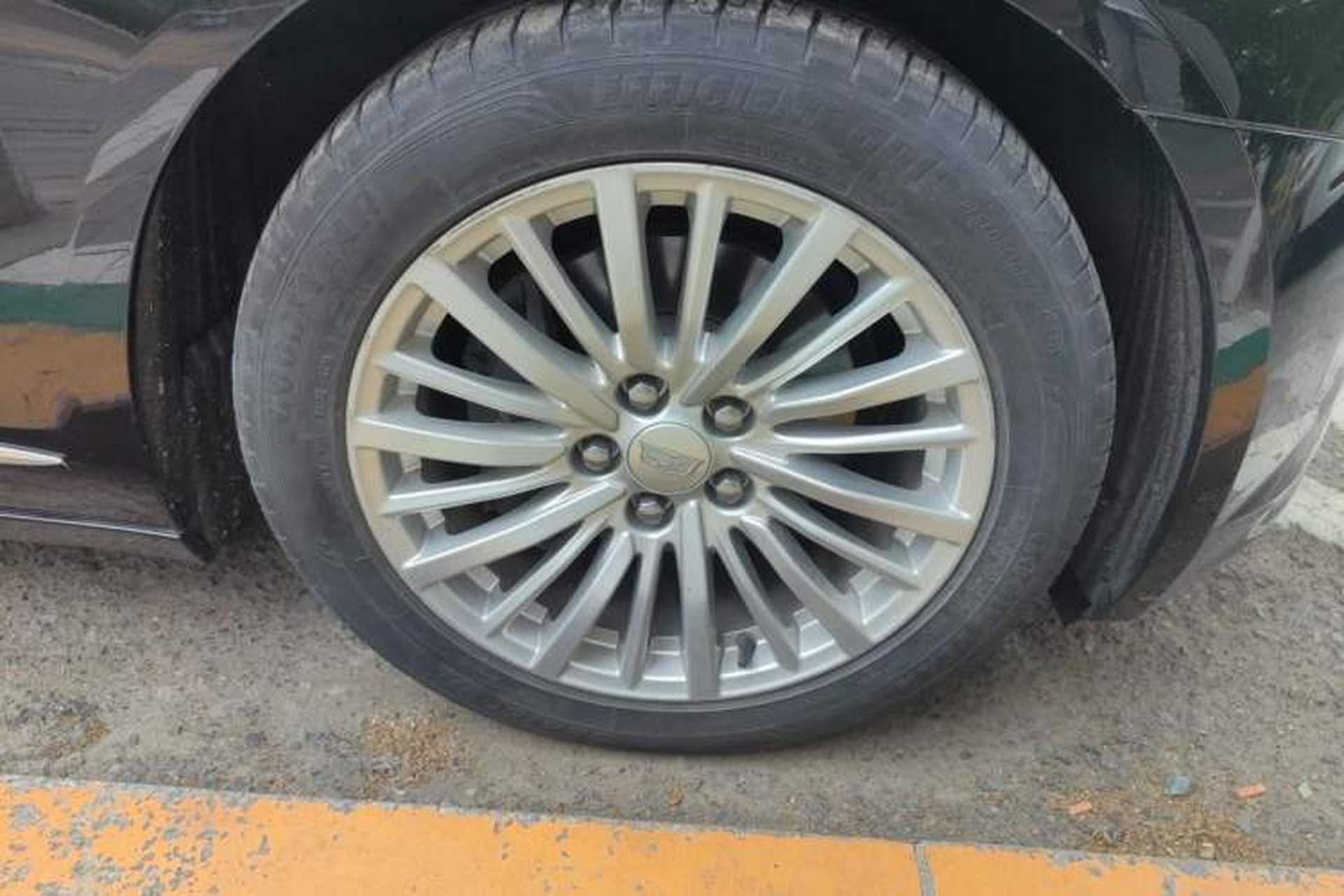 Used Cadillac CT6 2020 28T Fashion Edition Right Front Wheel Hub