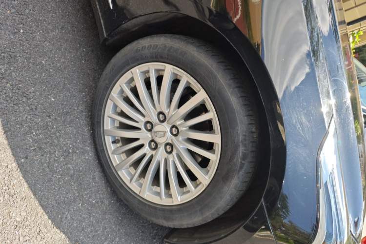Used Cadillac CT6 2020 28T Luxury Version Right Front Wheel Hub