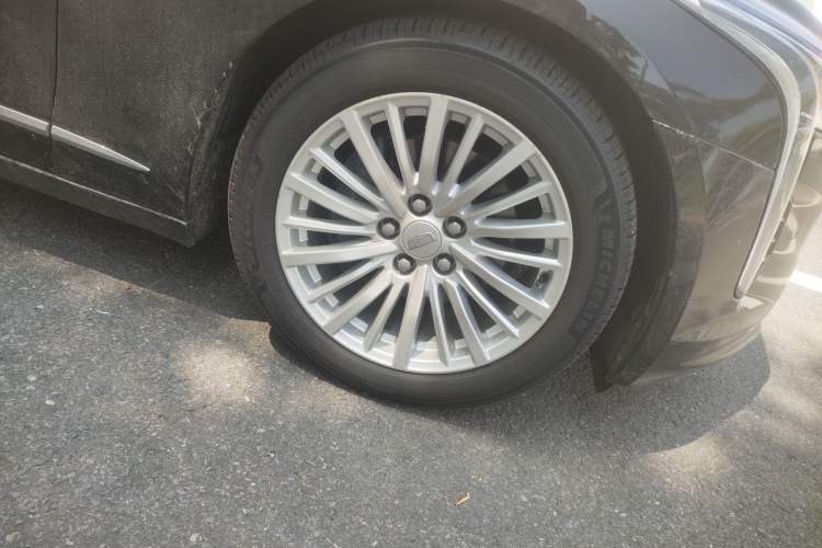 Used Cadillac CT6 2020 28T Elite Edition Right Front Wheel Hub
