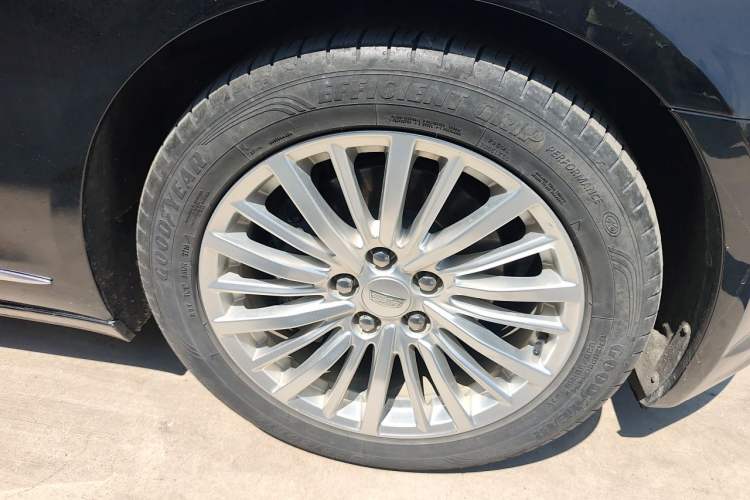 Used Cadillac CT6 2020 28T Fashion Edition Right Front Wheel Hub