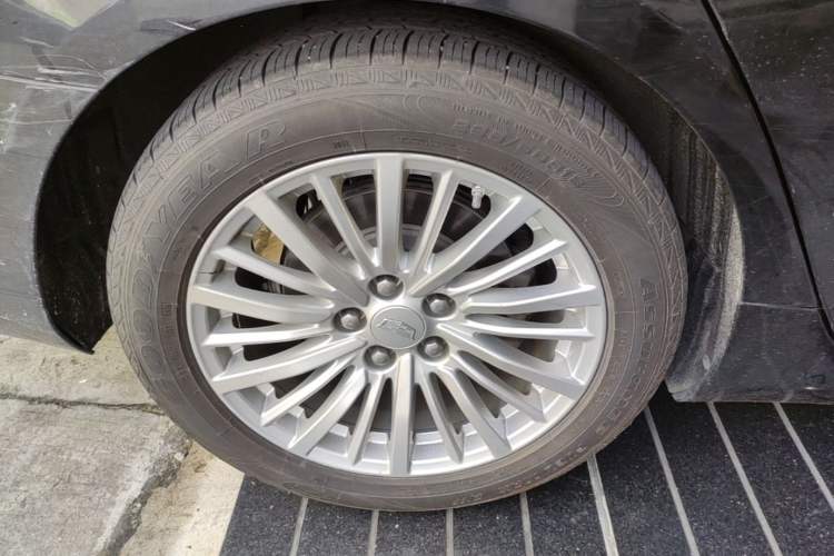 Used Cadillac CT6 2020 28T Fashion Edition Right Rear Wheel Hub