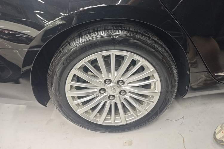 Used Cadillac CT6 2020 28T Fashion Edition Right Rear Wheel Hub