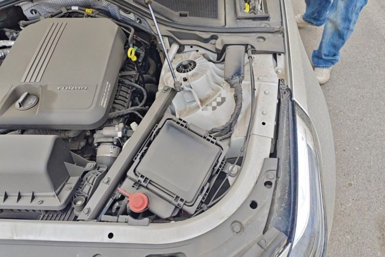 Used Cadillac CT6 2020 28T Fashion Edition Engine Bay Left