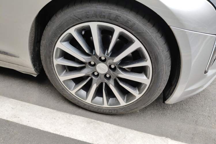 Used Cadillac CT6 2020 28T Luxury Sport Model Right Front Wheel Hub